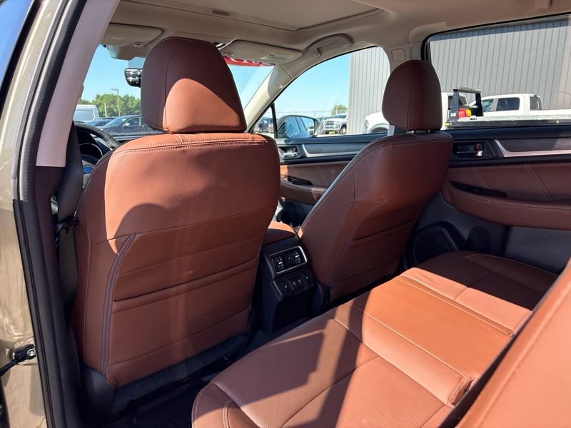 Used 2019 Subaru Outback 3.6R Touring w/ Popular Package #3A AWD/4WD image 14