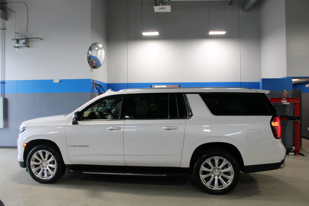 Used 2023 Chevrolet Suburban Premier AWD/4WD image 9
