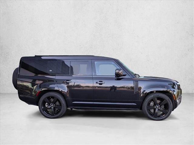 Certified 2023 Land Rover Defender 130 X-Dynamic SE image 4