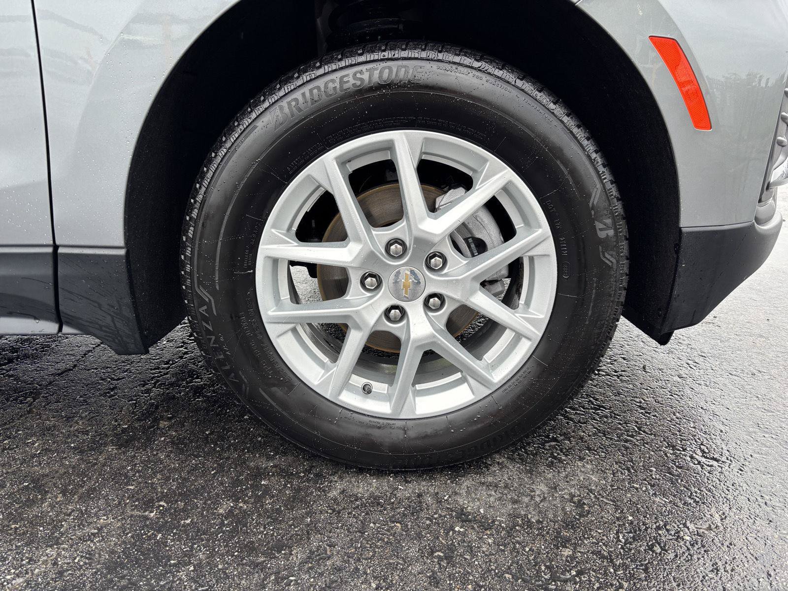 Used 2024 Chevrolet Equinox LS AWD/4WD image 9