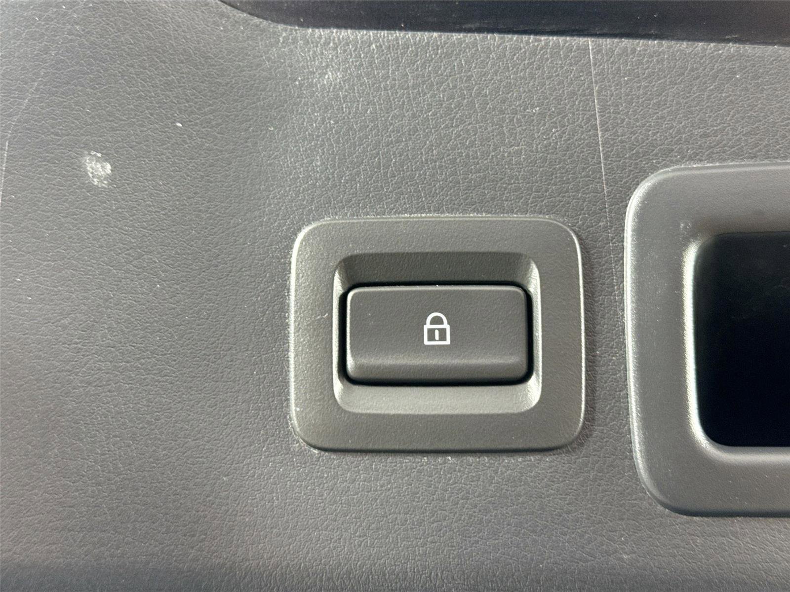 Used 2019 MAZDA MAZDA3 AWD Hatchback image 40