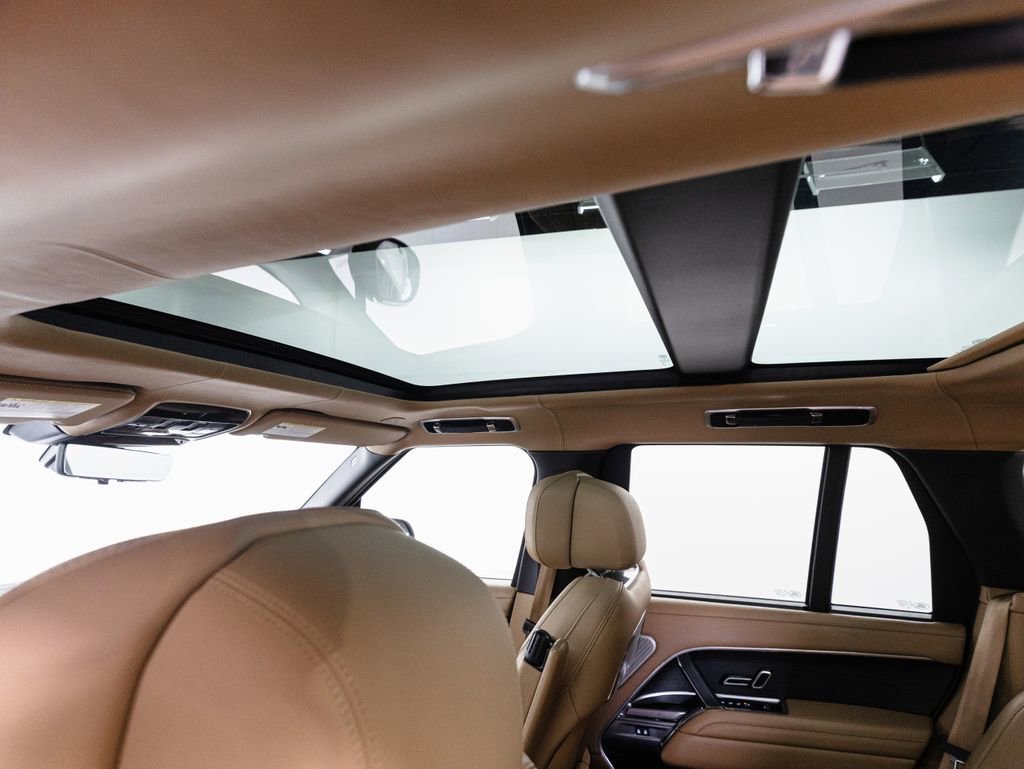 Used 2024 Land Rover Range Rover Autobiography AWD/4WD image 24