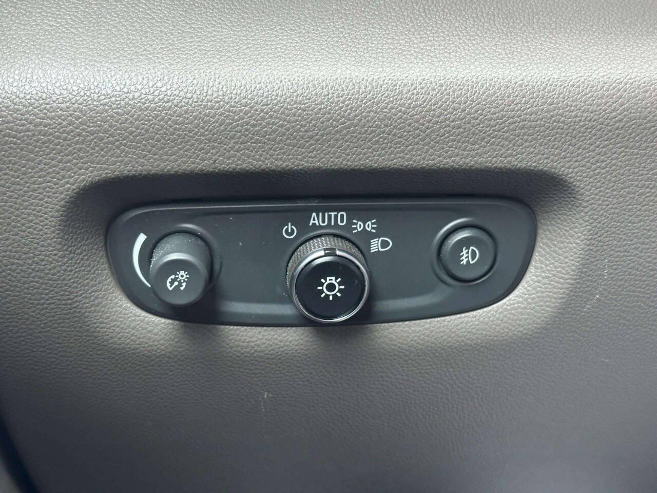 Used 2019 Chevrolet Traverse LT w/ LT Premium Package FWD image 34