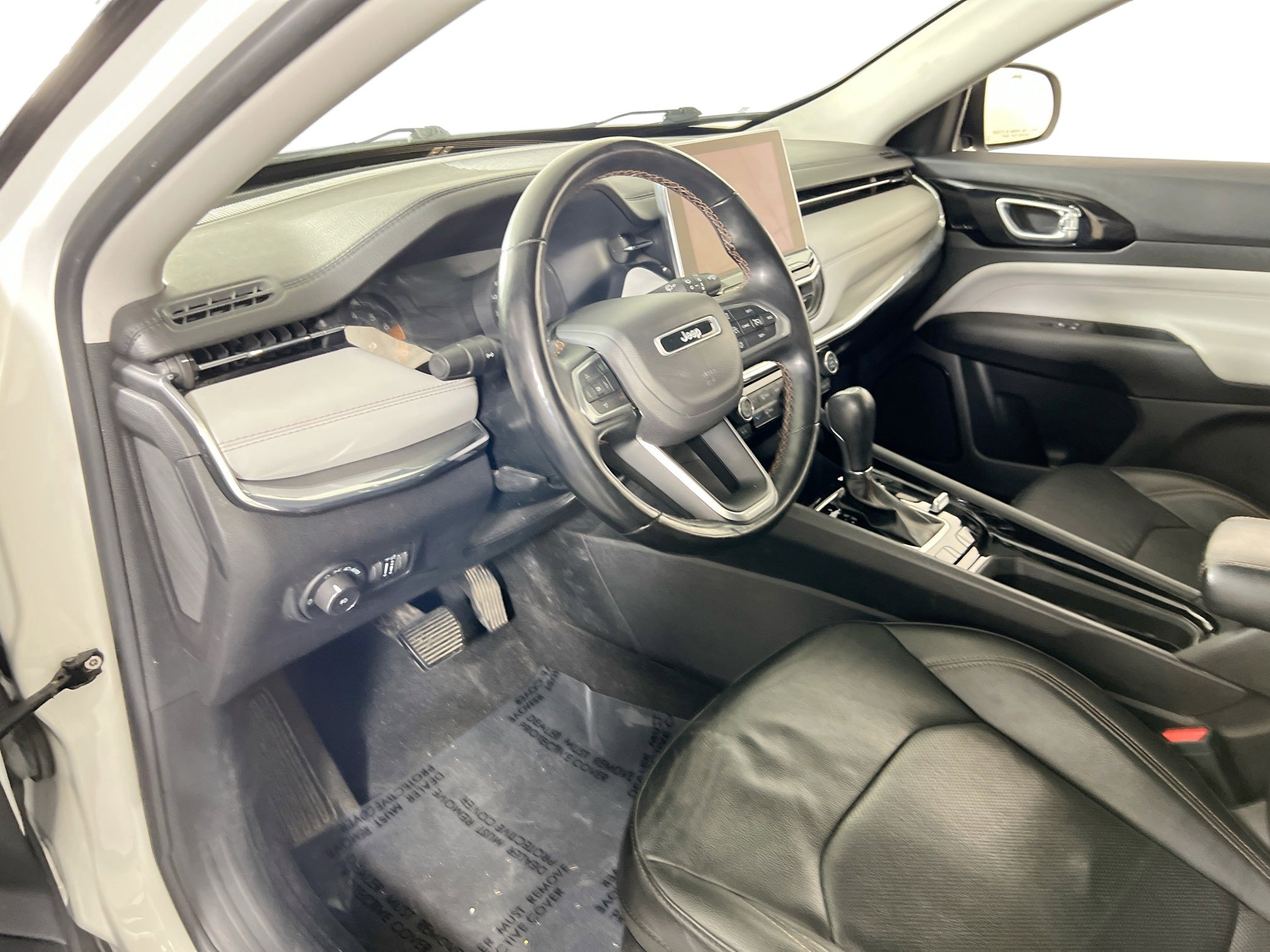 Used 2022 Jeep Compass Limited image 9