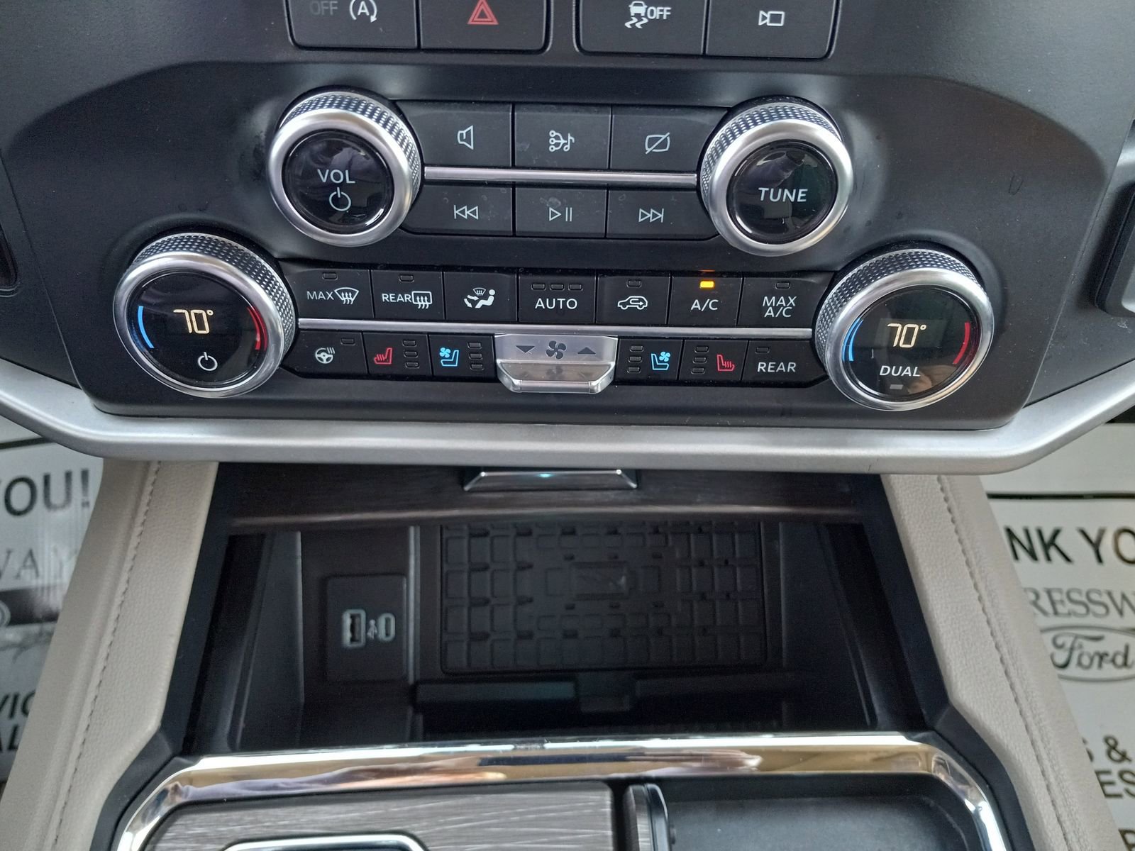 Used 2024 Ford Expedition Limited AWD/4WD image 24