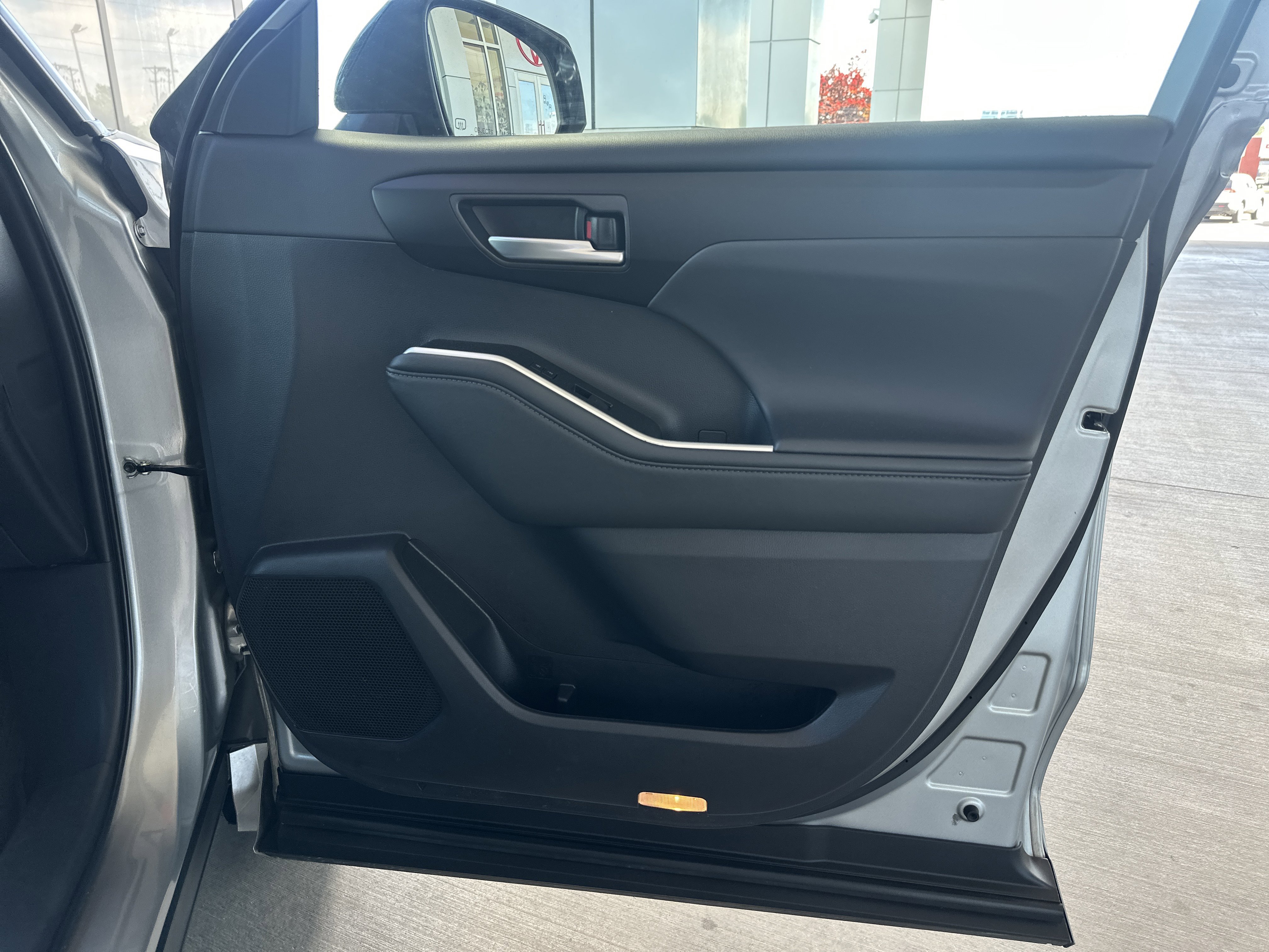 Certified 2025 Toyota Highlander XSE AWD/4WD image 14