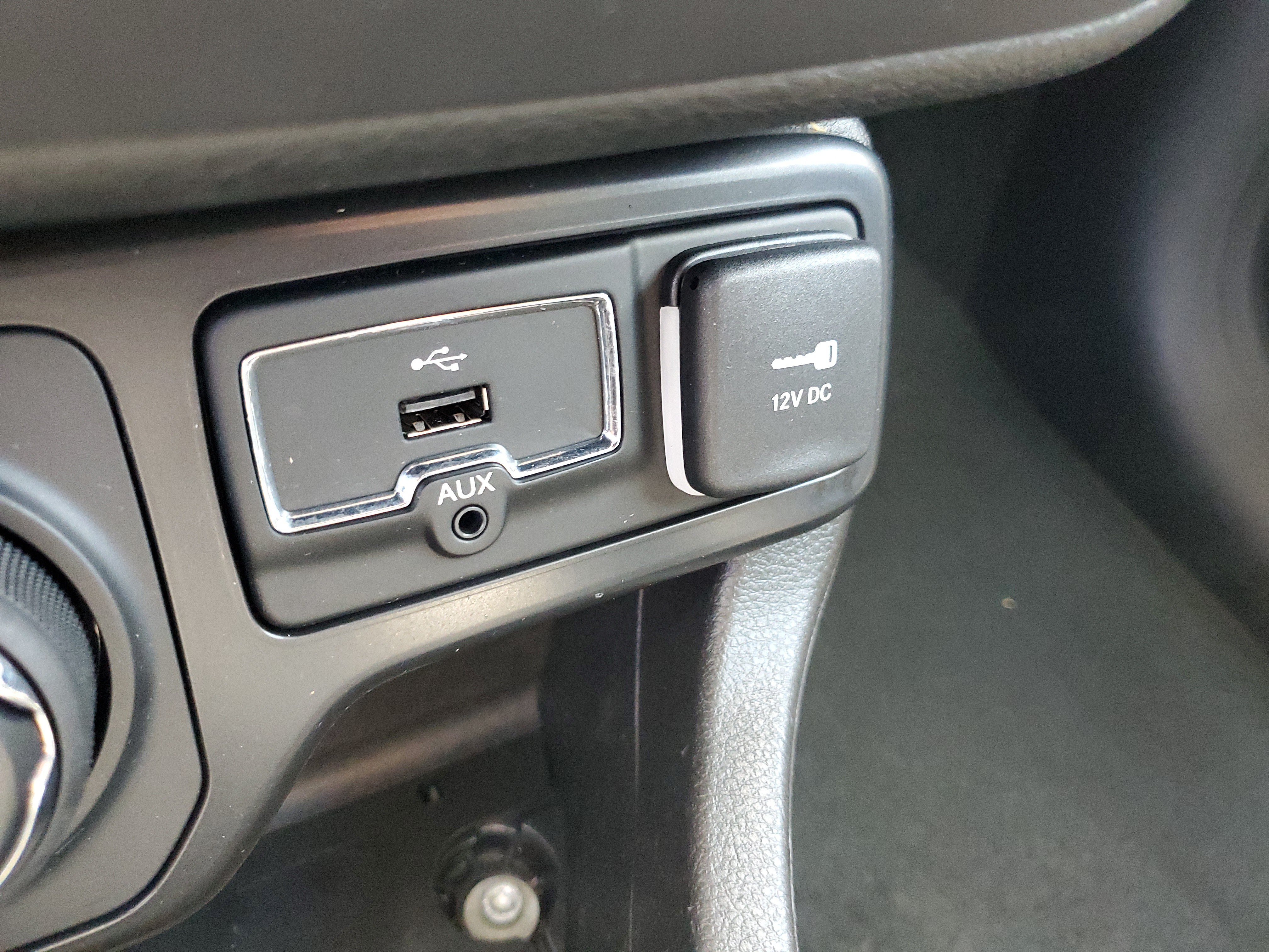Used 2020 Jeep Renegade Limited w/ UConnect 8.4 Nav Group AWD/4WD image 21