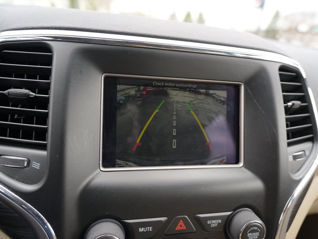 Used 2019 Jeep Grand Cherokee Laredo AWD/4WD image 27