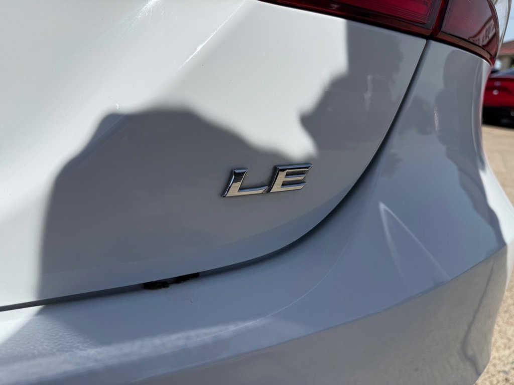 Used 2021 Toyota Camry LE FWD image 12