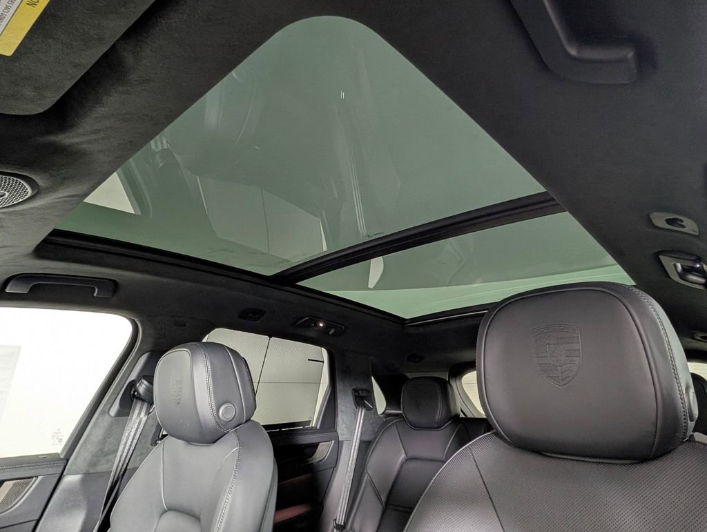 New 2026 Porsche Cayenne GTS image 31