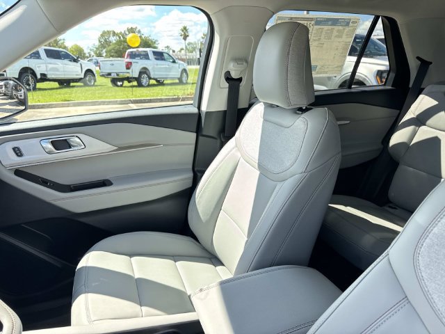 New 2026 Ford Explorer Active w/ Active Comfort Package RWD image 16
