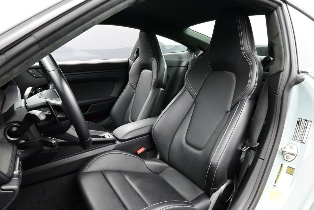 Certified 2025 Porsche 911 Carrera GTS RWD image 5