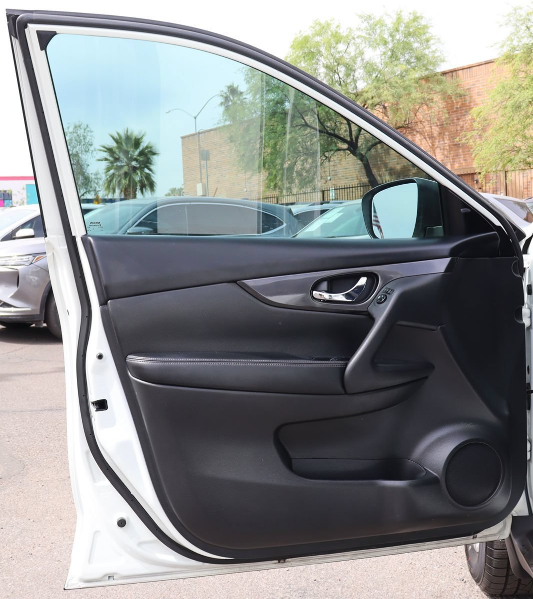 Used 2018 Nissan Rogue S FWD image 36