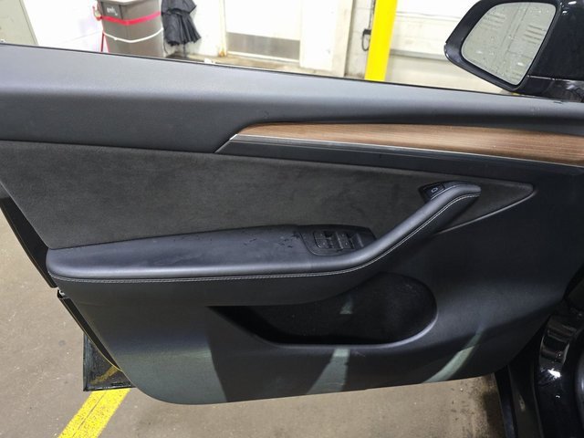 Used 2023 Tesla Model Y Long Range image 8