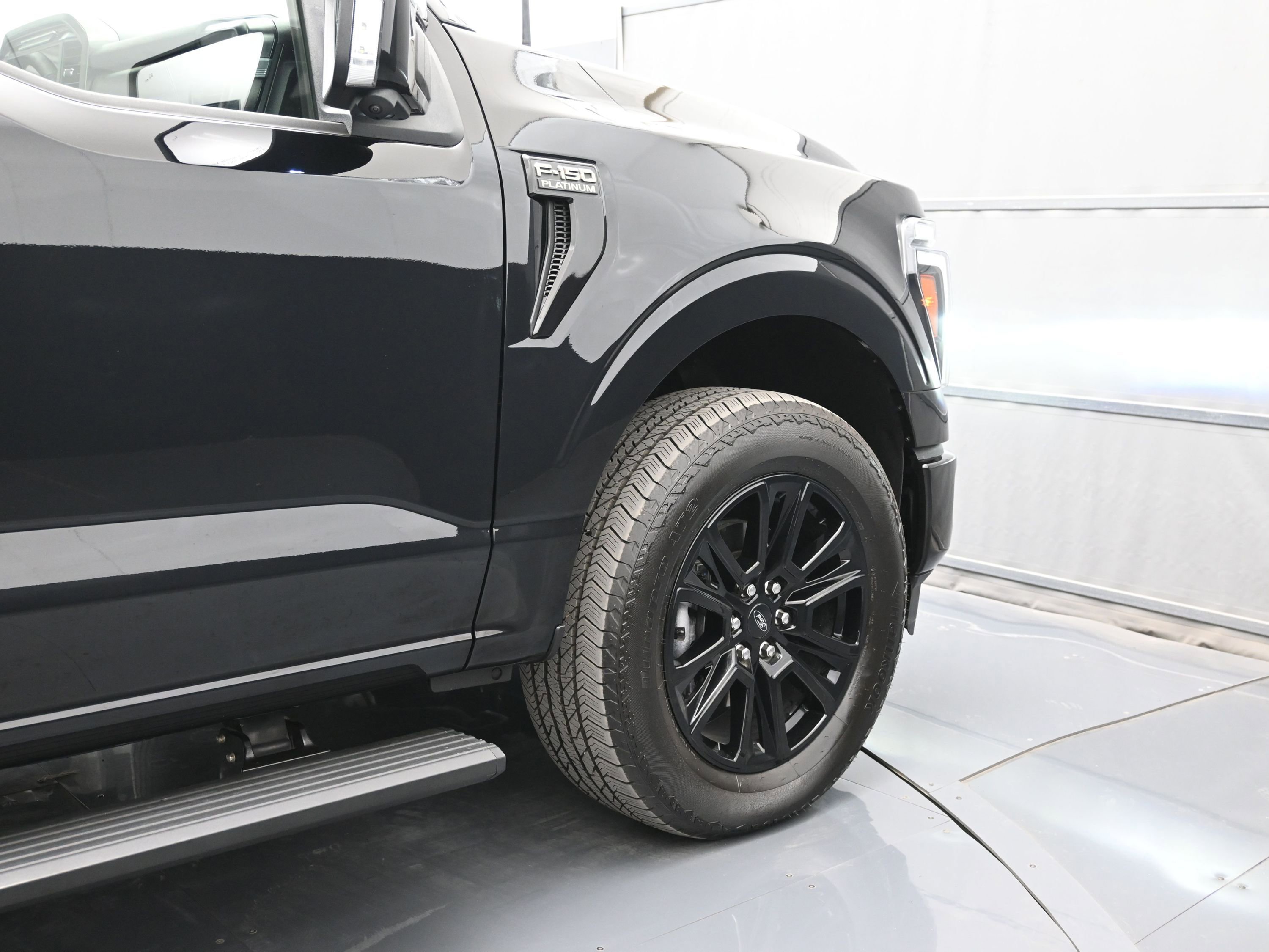 Used 2025 Ford F150 Platinum w/ FX4 Off-Road Package image 49