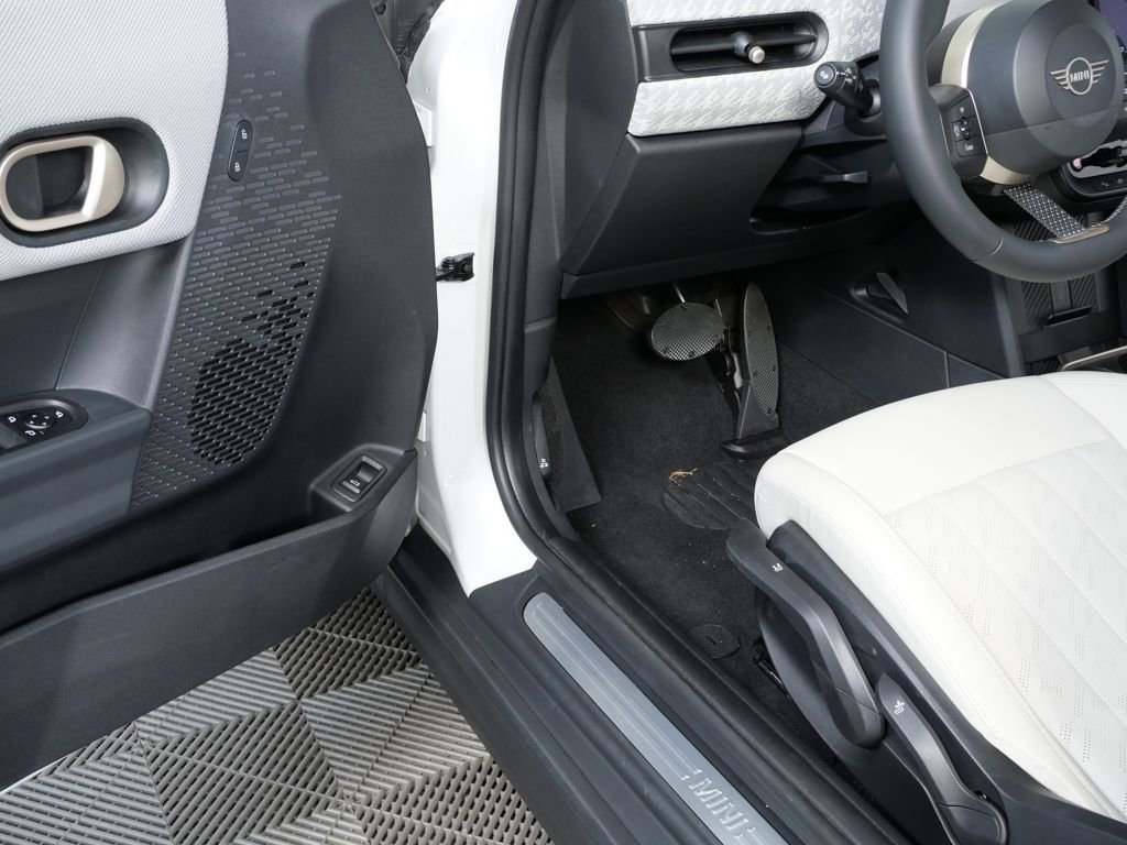 Used 2025 MINI Cooper S image 7