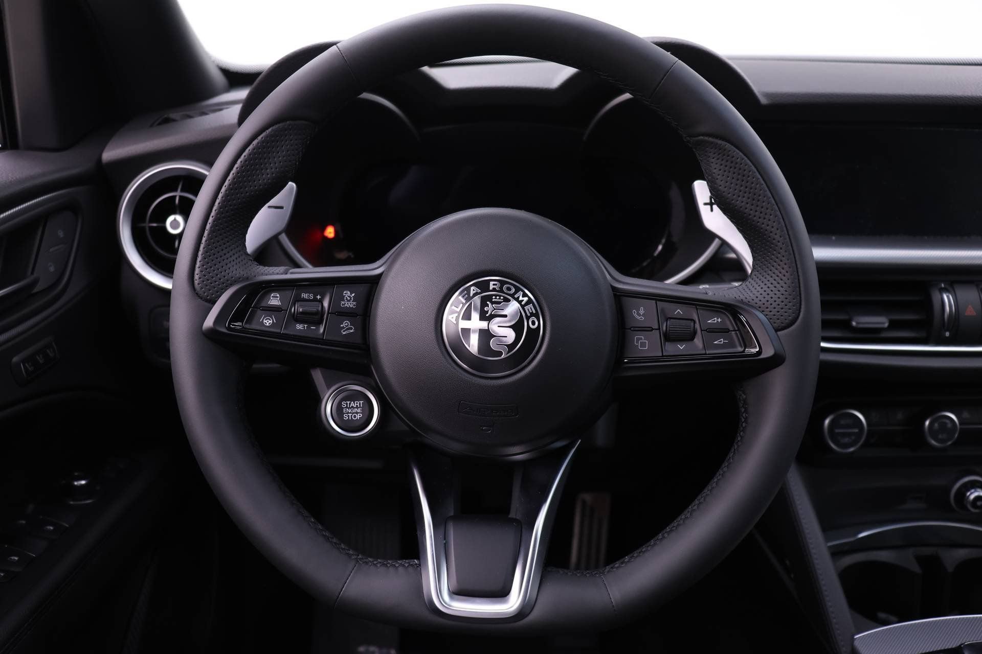 New 2026 Alfa Romeo Stelvio Sprint w/ Convenience Package image 16