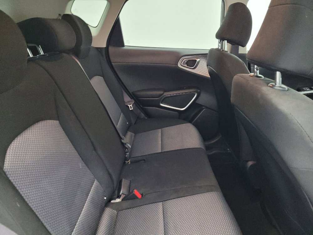 Used 2022 Kia Soul LX image 19