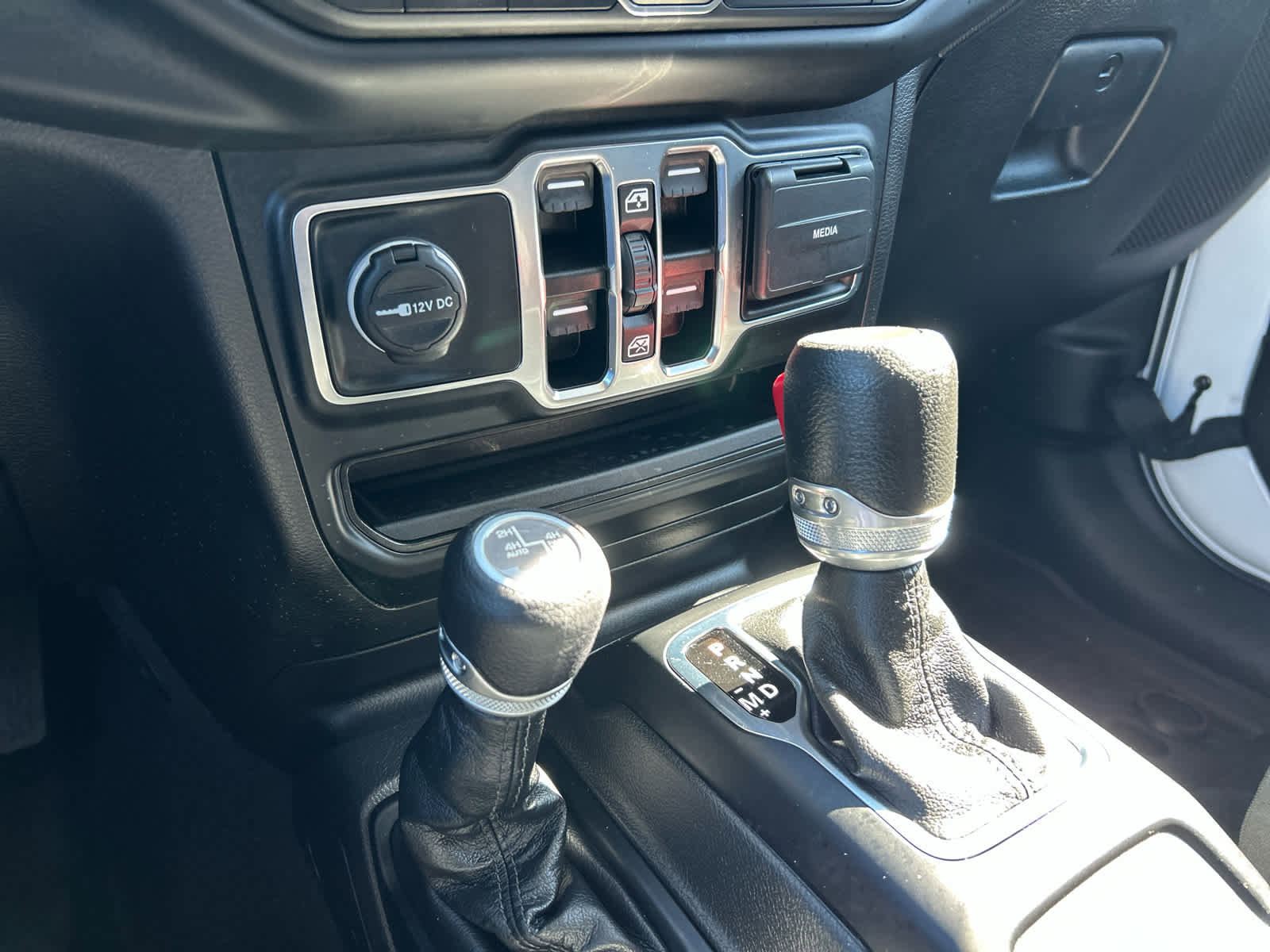 Used 2023 Jeep Wrangler Unlimited w/ Cold Weather Group image 29