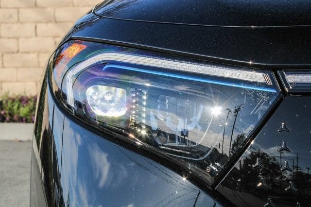 New 2025 Mercedes-Benz EQB 300 4MATIC image 4