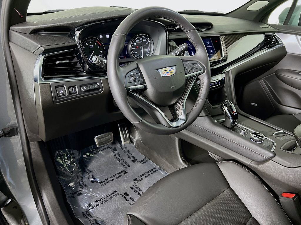 Used 2023 Cadillac XT6 Sport w/ Technology Package image 9