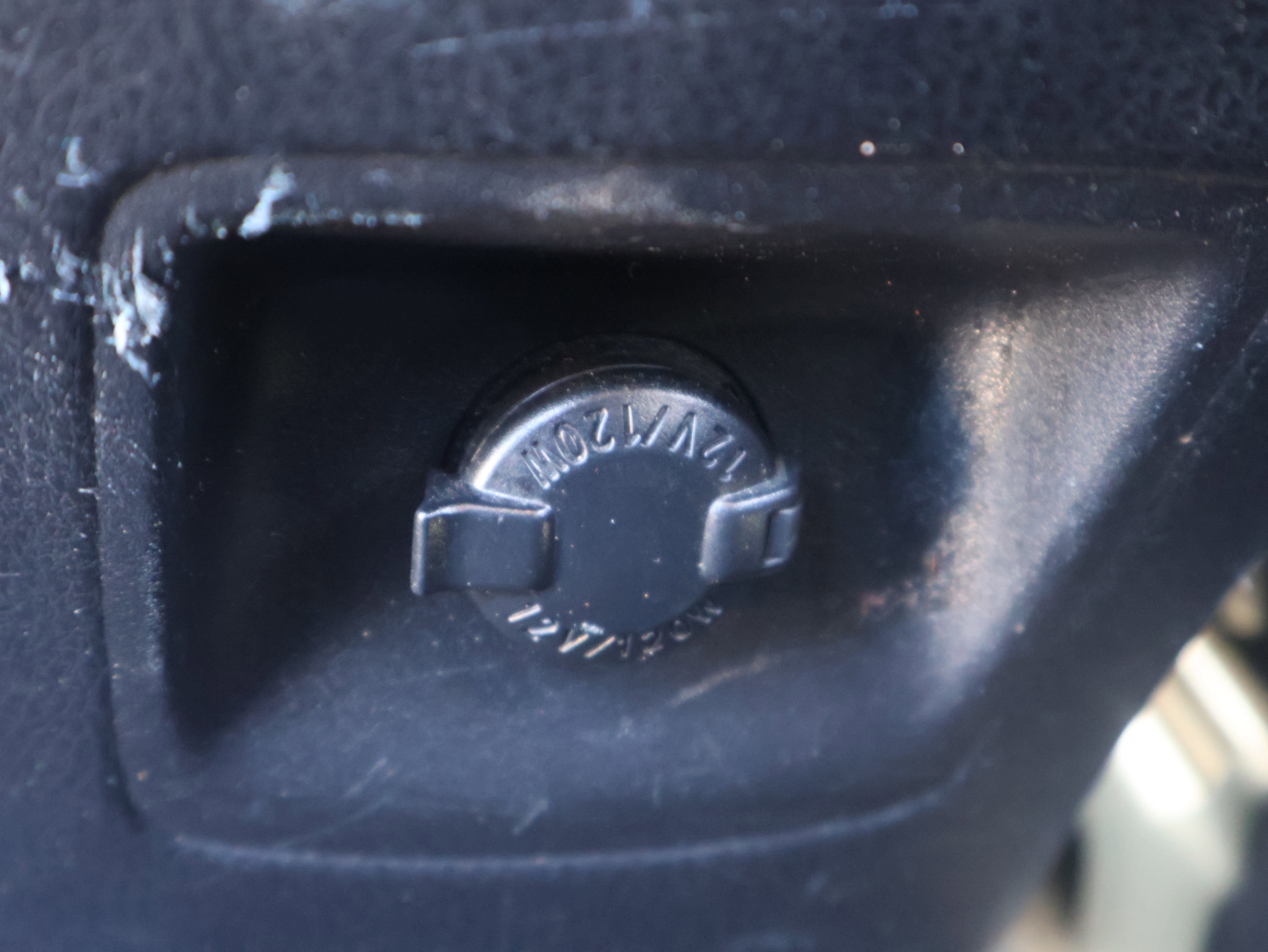 Used 2016 Toyota RAV4 LE AWD/4WD image 17