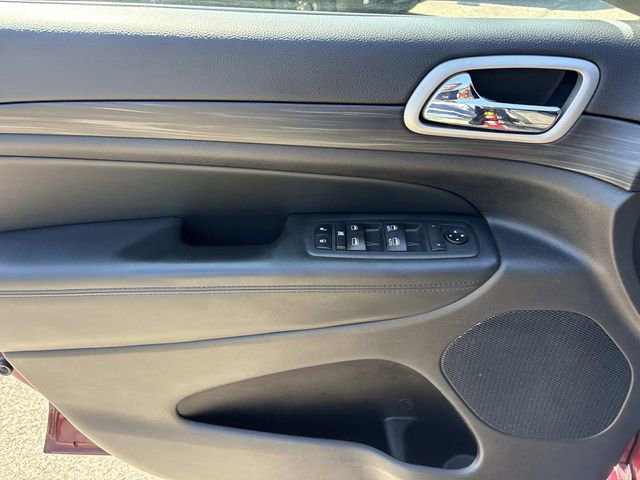 Used 2020 Jeep Grand Cherokee Altitude image 25