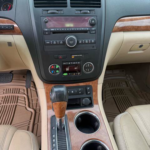 Used 2008 Saturn Outlook XR w/ Premium Trim Package FWD image 19