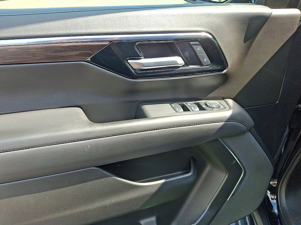Certified 2025 Chevrolet Tahoe LS AWD/4WD image 10