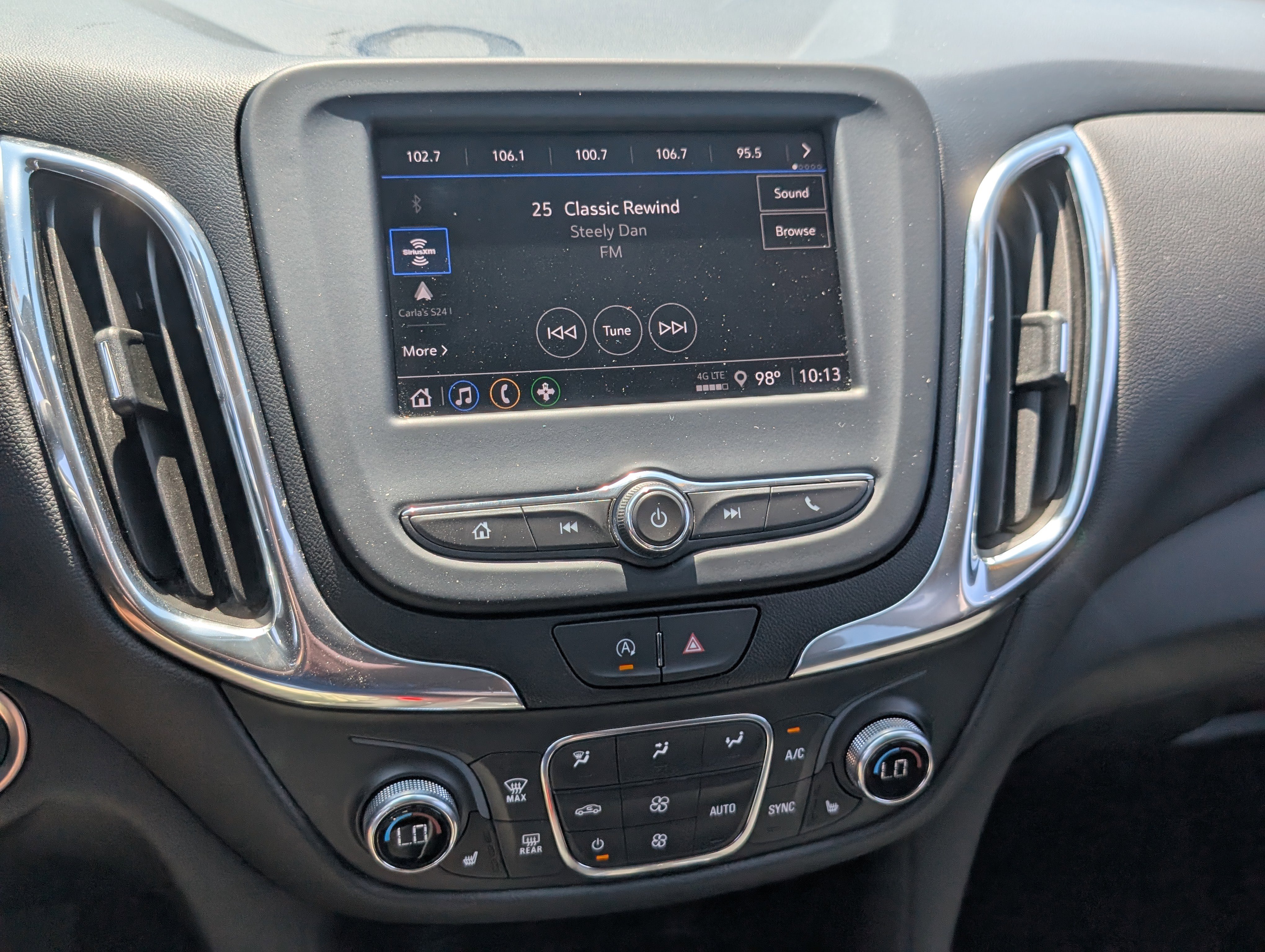 Used 2022 Chevrolet Equinox LT w/ Driver Convenience Package image 29