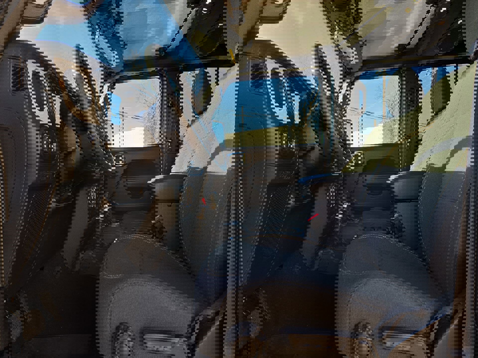 Used 2025 Jeep Gladiator Nighthawk image 16