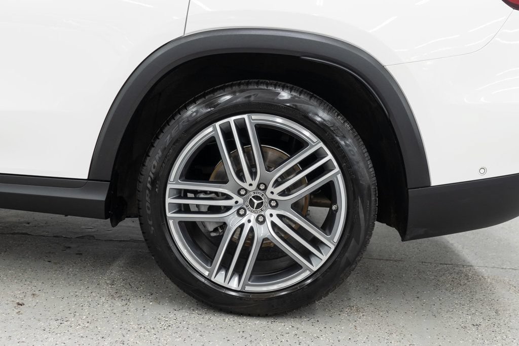 Used 2025 Mercedes-Benz GLS 450 4MATIC image 40
