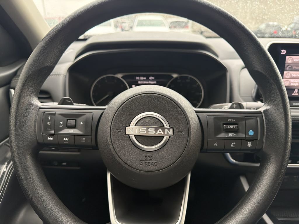 Used 2024 Nissan Rogue SV image 10