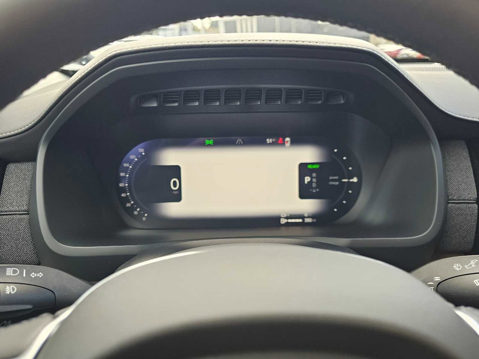 Used 2025 Volvo XC90 T8 Plus w/ Protection Package Premier image 24