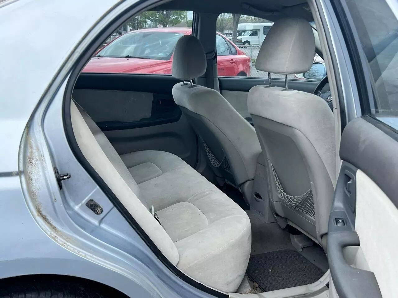 Used 2005 Kia Spectra LX image 11