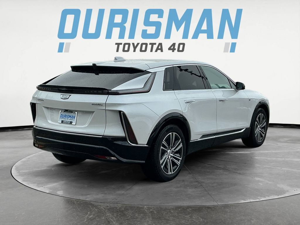 Used 2024 Cadillac Lyriq Luxury image 7