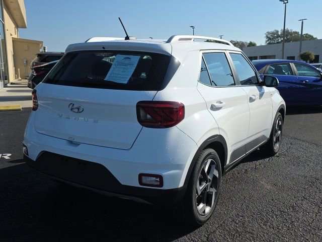 Certified 2026 Hyundai Venue SEL FWD image 4