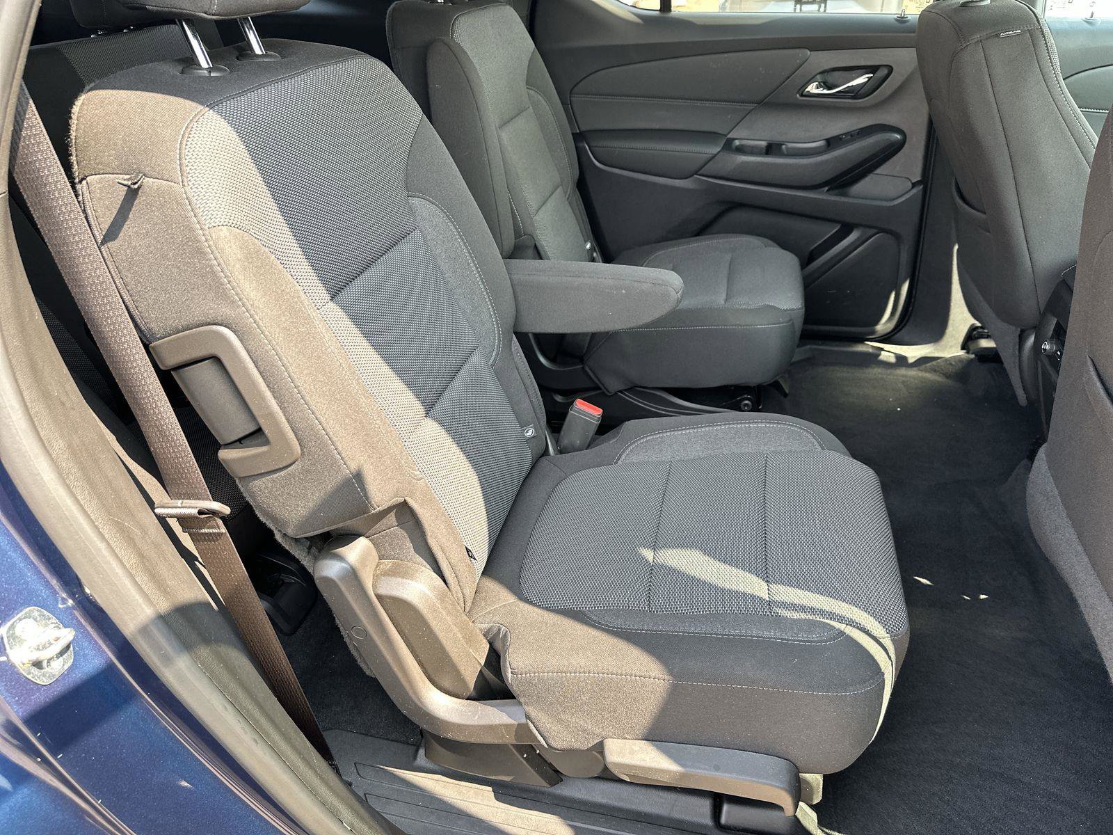 Used 2022 Chevrolet Traverse LT image 27