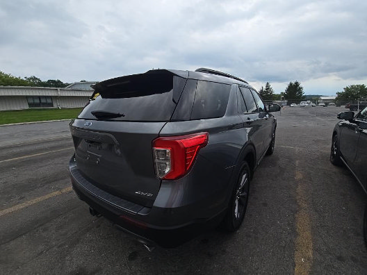 Used 2023 Ford Explorer XLT w/ Equipment Group 202A AWD/4WD image 5