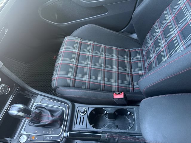 Used 2017 Volkswagen GTI Sport FWD image 33