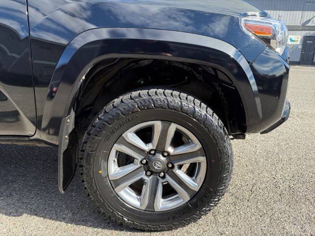 Used 2019 Toyota Tacoma Limited AWD/4WD image 28
