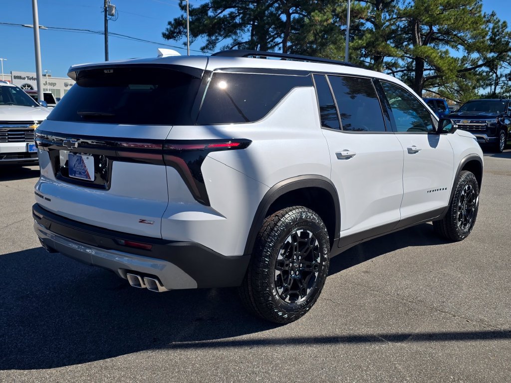 New 2027 Chevrolet Traverse Z71 w/ Driver Confidence Package AWD/4WD image 5