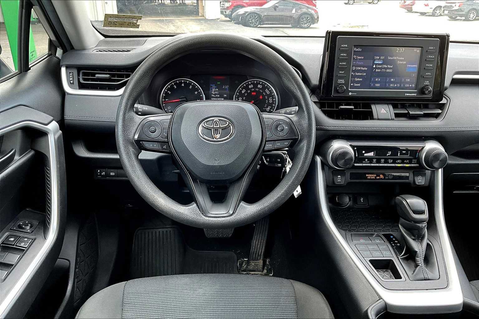 Used 2022 Toyota RAV4 LE image 6