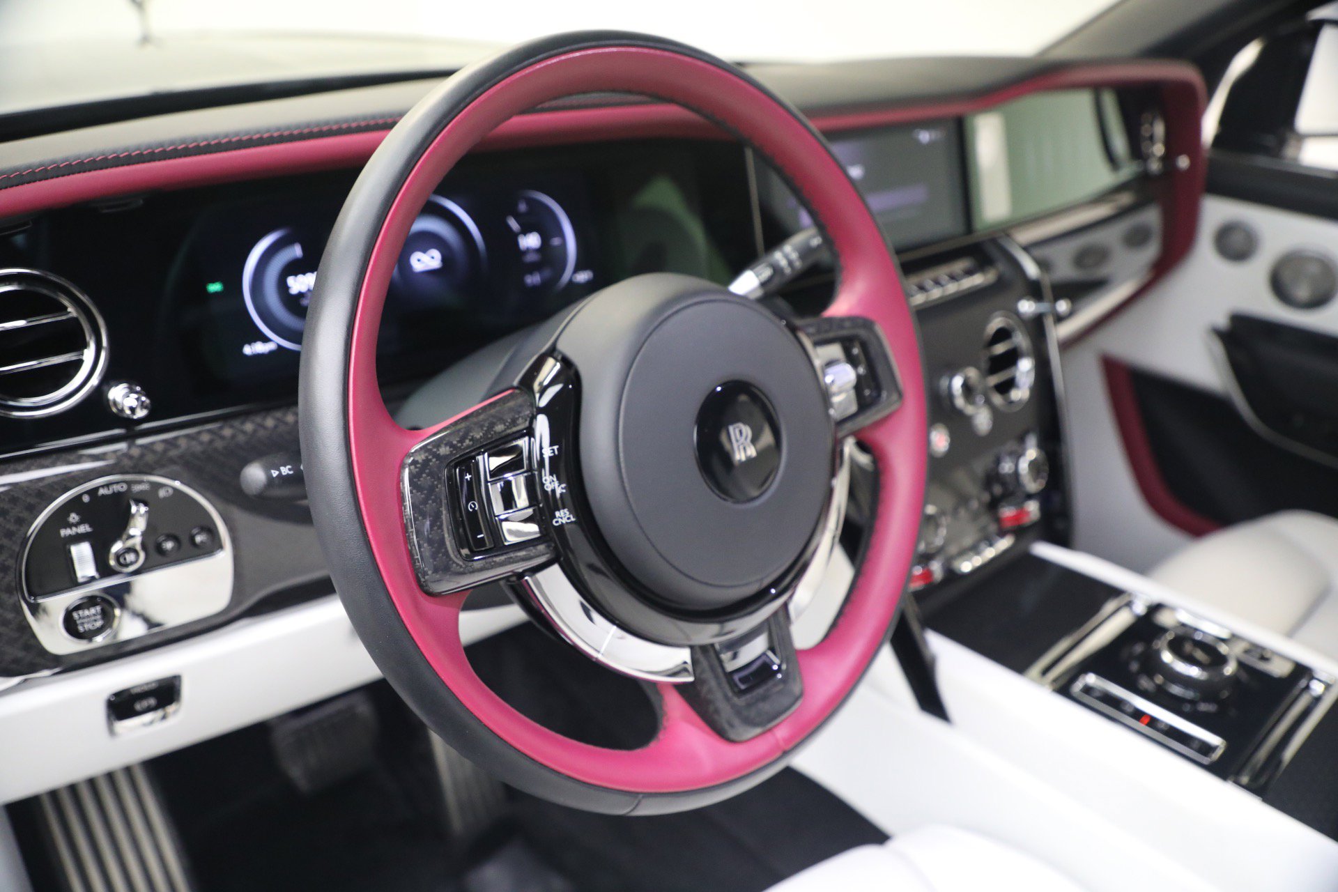 Certified 2025 Rolls-Royce Cullinan Black Badge image 17