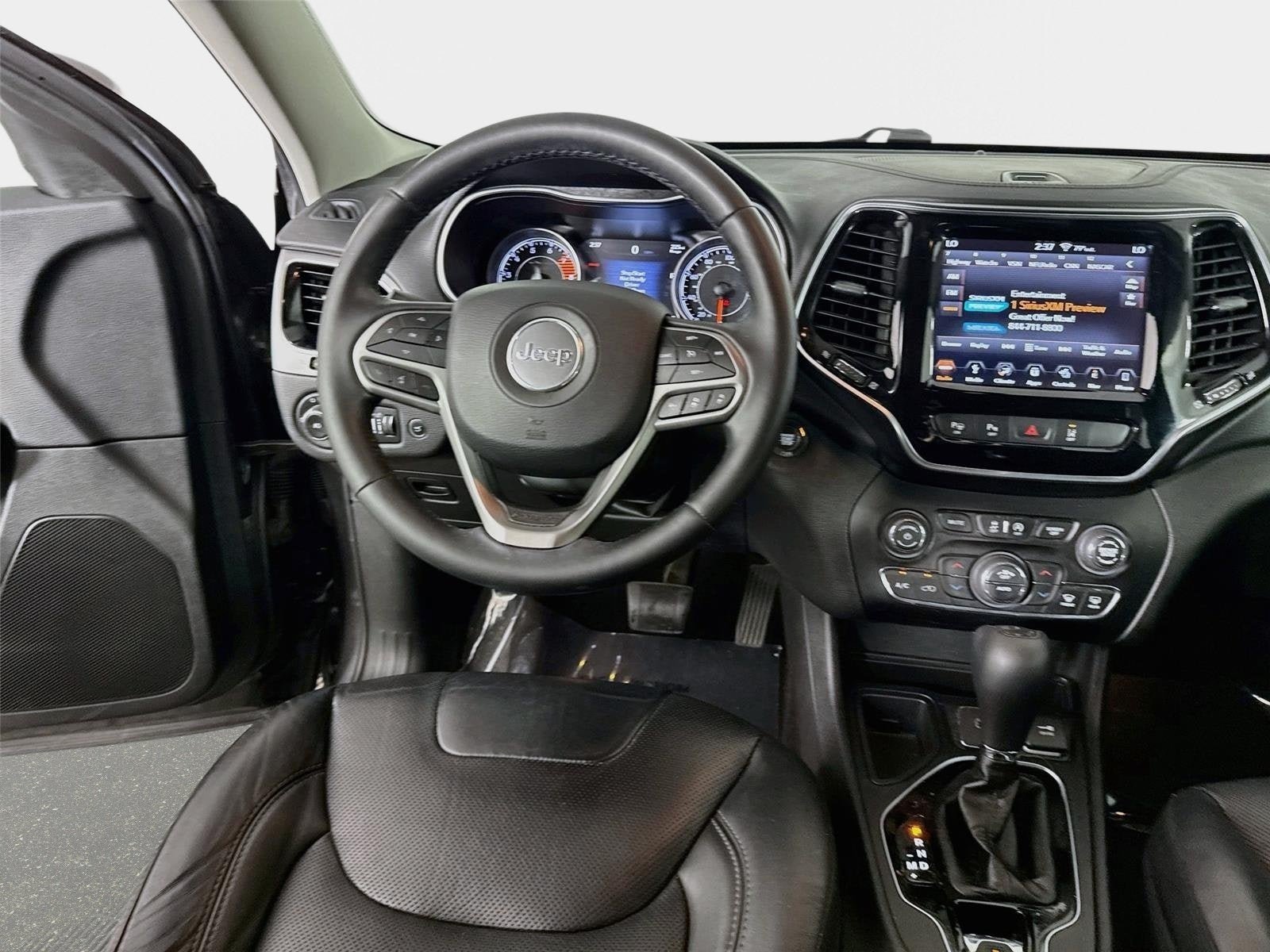 Used 2019 Jeep Cherokee Limited w/ Technology Group FWD image 23