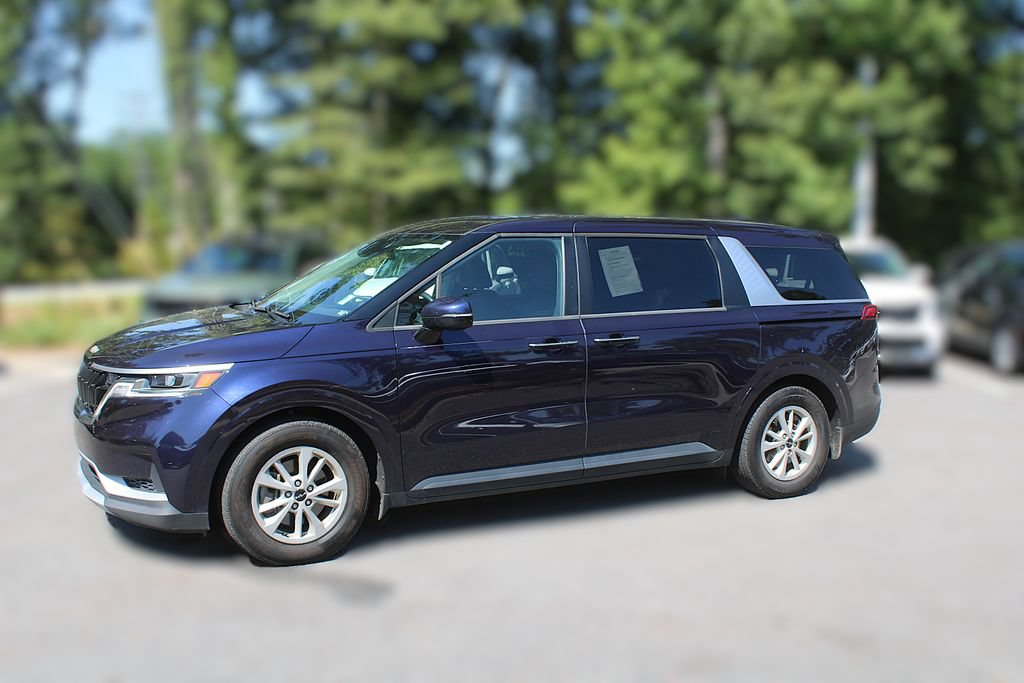 Certified 2024 Kia Carnival LX FWD image 4