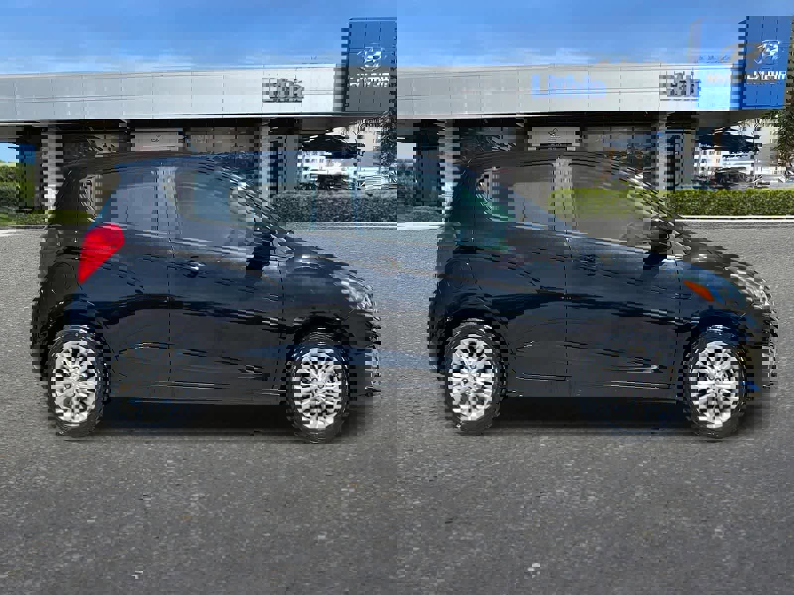 Used 2021 Chevrolet Spark LT FWD image 9