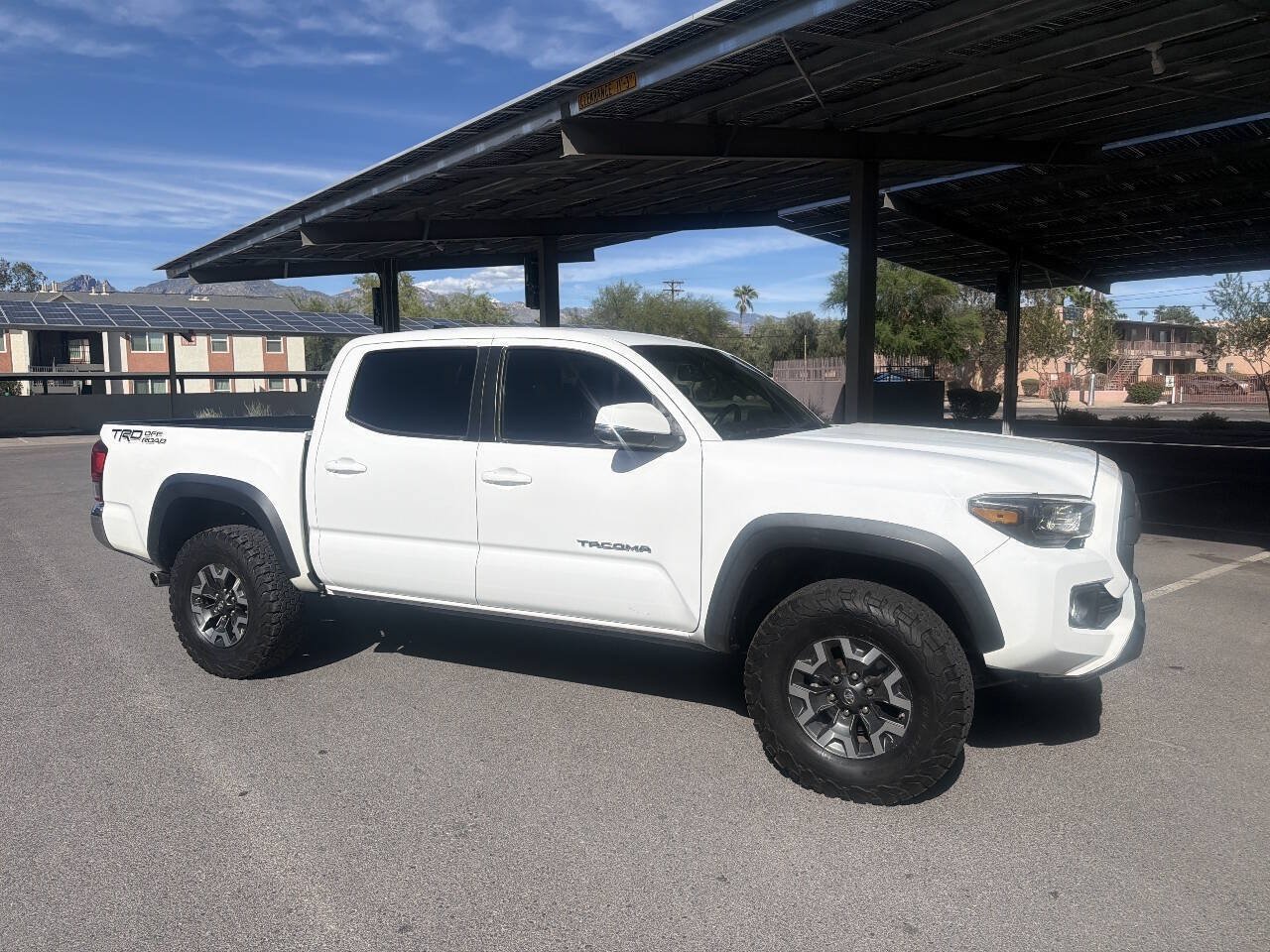 Used 2016 Toyota Tacoma TRD Off-Road w/ Towing Package RWD image 10
