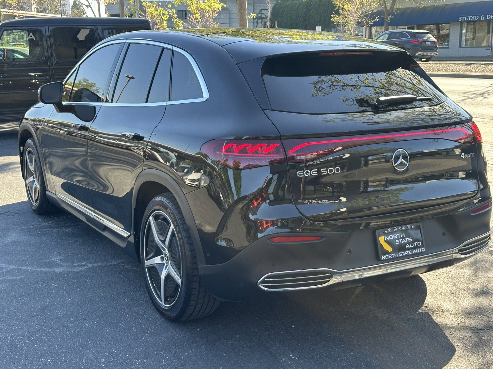 Used 2023 Mercedes-Benz EQE 500 4MATIC SUV image 11