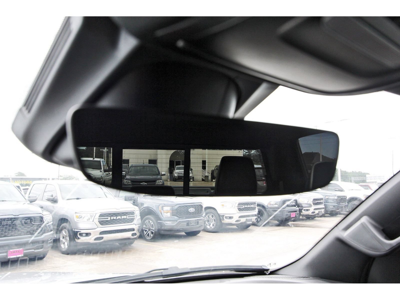 Used 2024 RAM 1500 Laramie AWD/4WD image 21